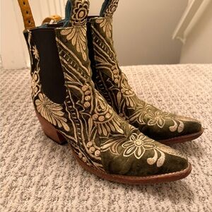 PS Kaufman x Lenni The Label Embroidered Western Boots